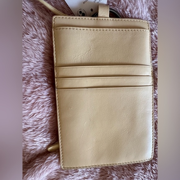 NWT FLAWED Free People Sun's Out Downtown Leather Crossbody Wallet Banana Cream - Picture 6 of 10